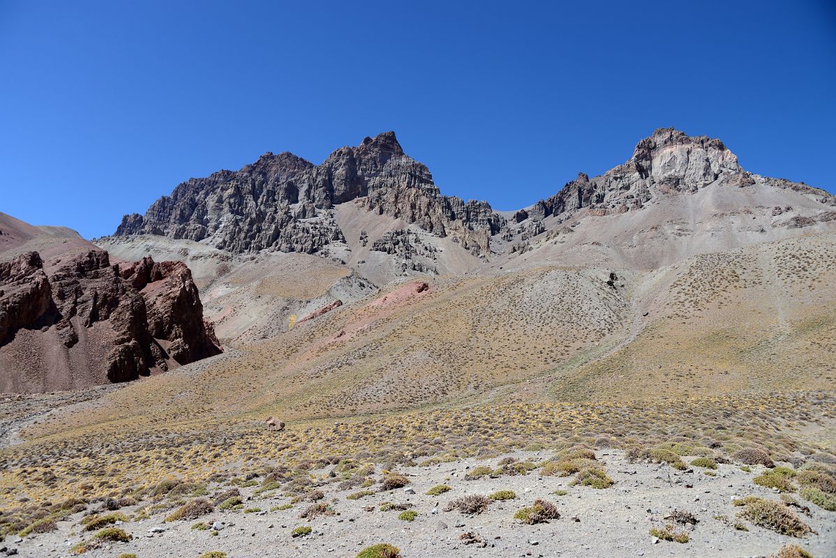 16 Hills And Bushes In The Relinchos Valley Between Casa de Piedra And Plaza Argentina Base Camp